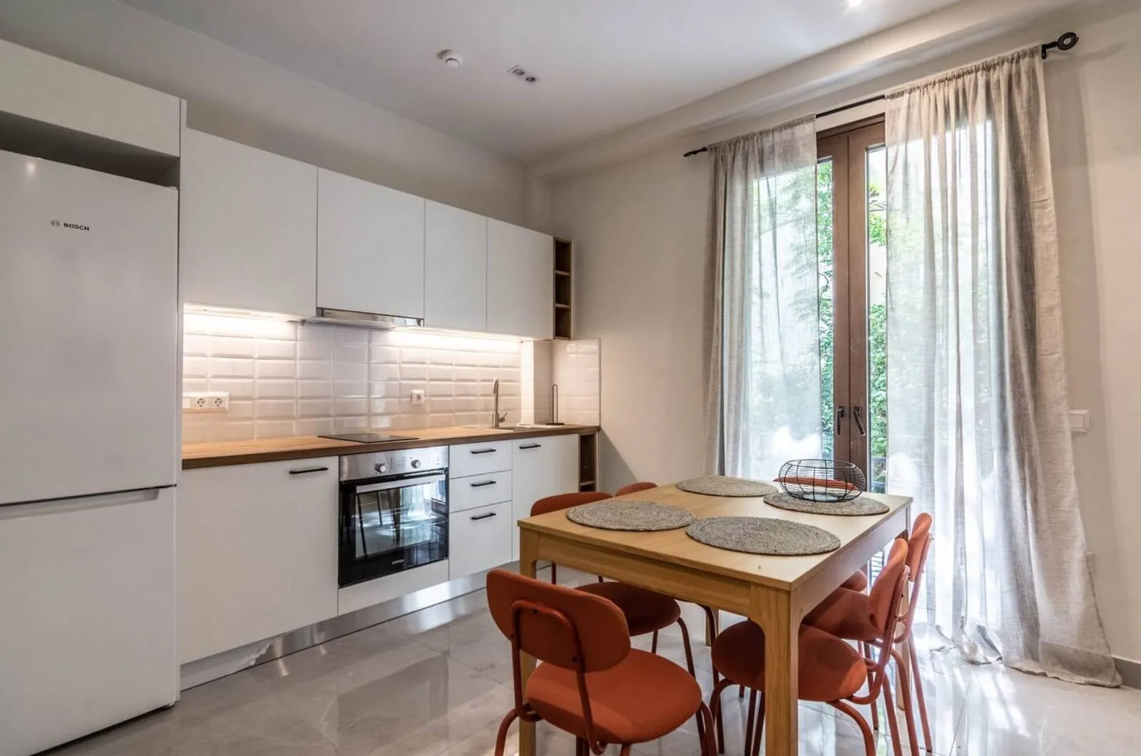 Example of student housing in Athens: kitchen and dining table