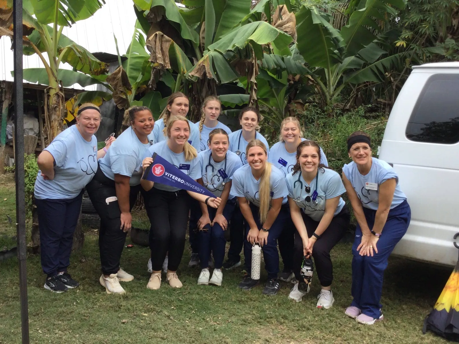 Faculty-led nursing group in Belize